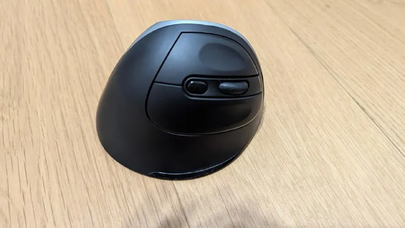Вертикальная мышка GENIUS Ergo 8250S 1