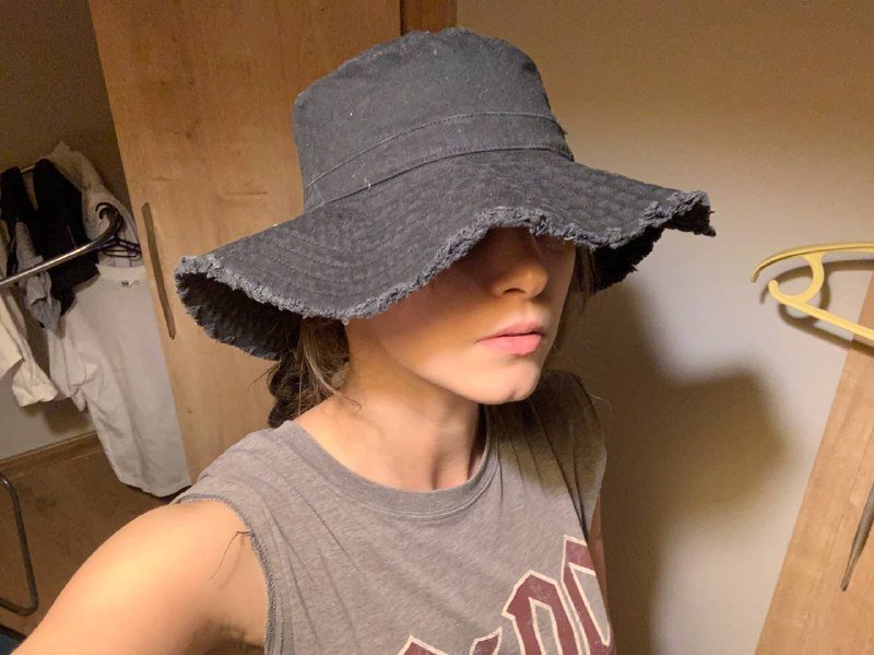 Меховая шапка, джинсовая панама, кожаная кепа 4