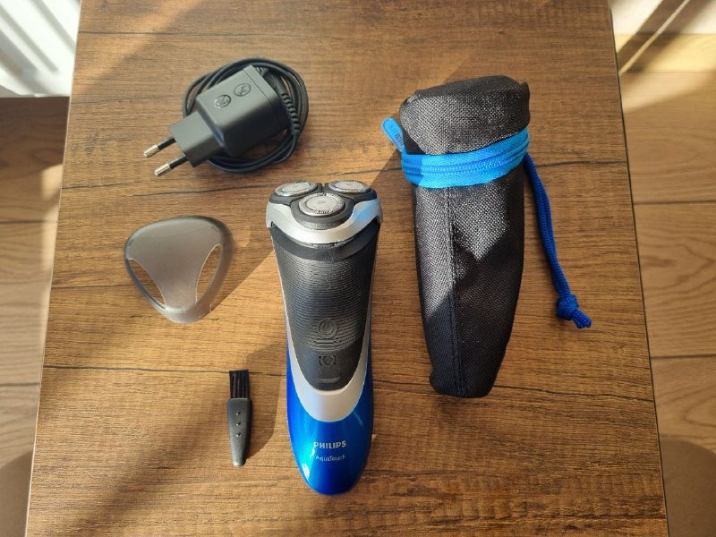 Электробритва Philips AquaTouch AT890