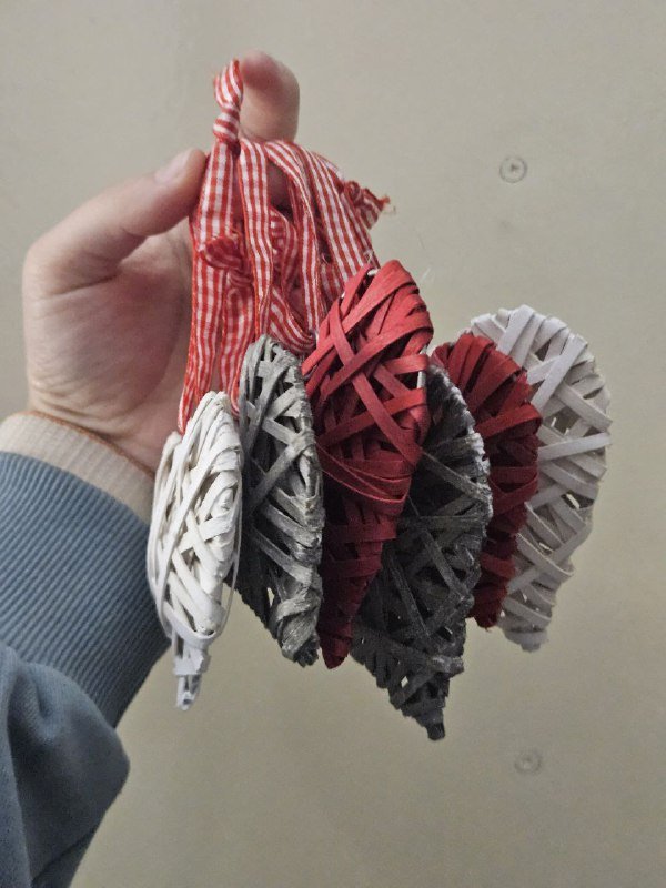 Новогодний бокс с украшениями и гирляндами 2