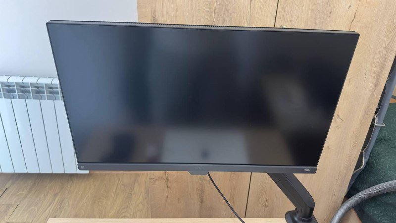 Стол рабочий, монитор игровой Benq Mobiuz 27"