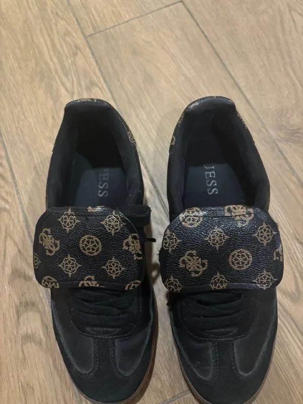 Женские кроссовки Guess, размер 39 1