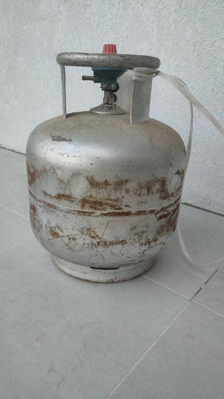 Баллон газовый и редуктор для обогрева 2