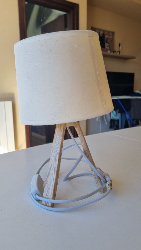 Настольная лампа