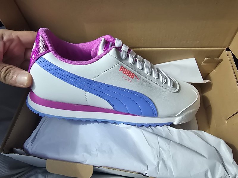 Три пары женских кроссовок Puma