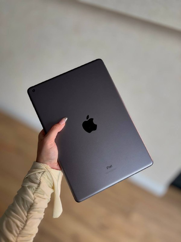 iPhone 14 128 gb, iPad 9 поколения 64 gb, AirPods 3, кабель зарядки 5