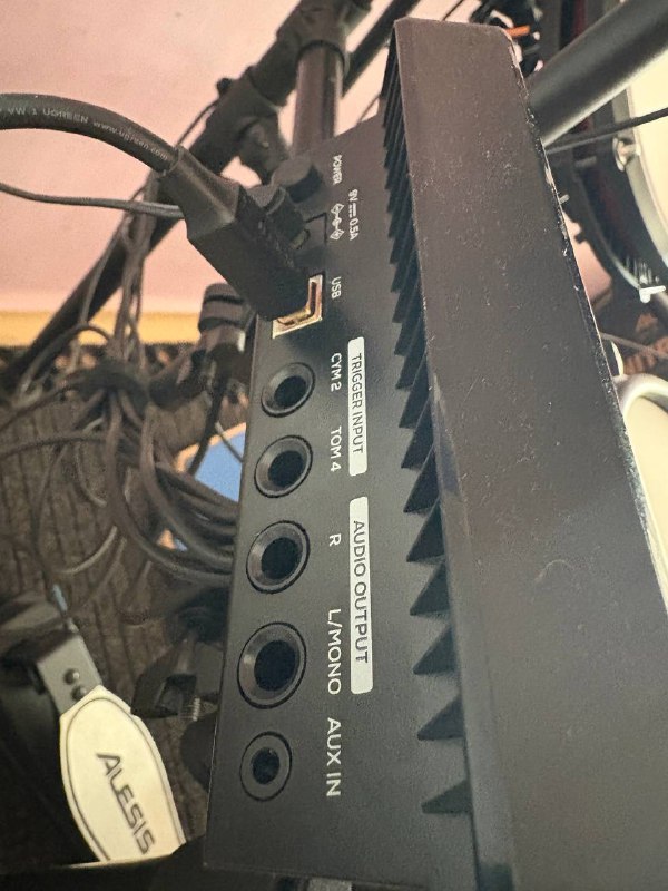 Alesis Nitro Max Kit электронная барабанная установка 2
