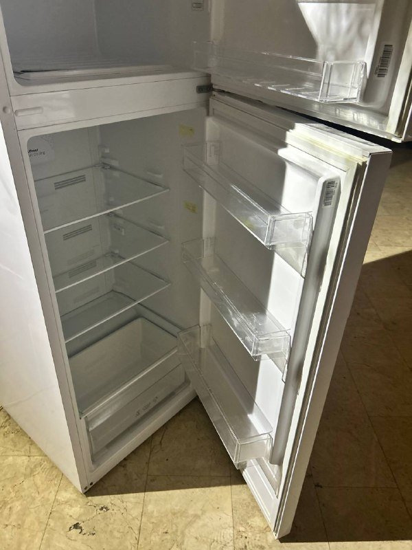 холодильник, косметический столик 2