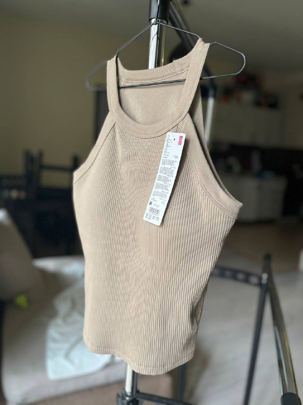 майка Uniqlo, юбки, рубашка Calvin Klein, платье Zara, свитер Zara, ботинки Timberland 1