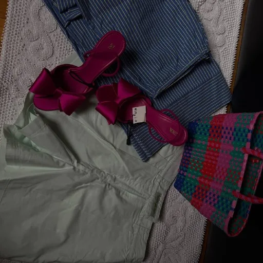 Летние брюки Zara, бермуды Reebok, босоножки Zara, корзина