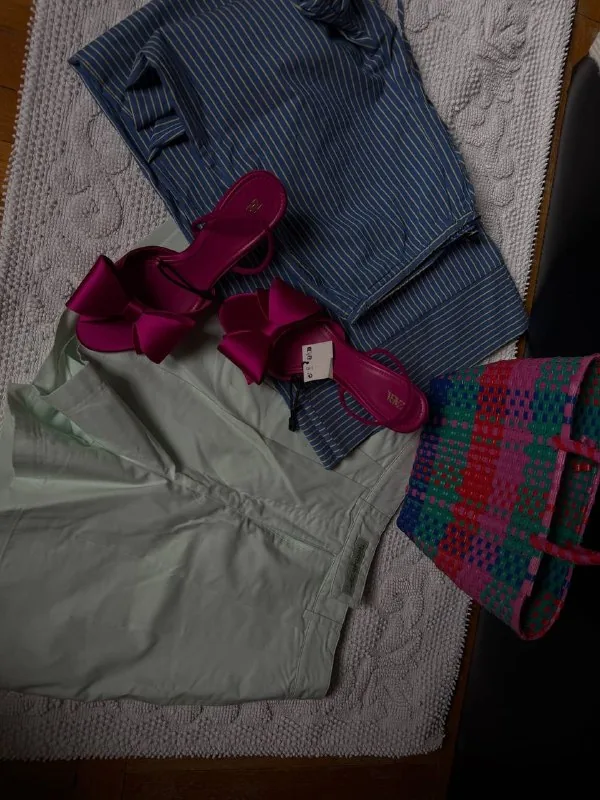 Летние брюки Zara, бермуды Reebok, босоножки Zara, корзина