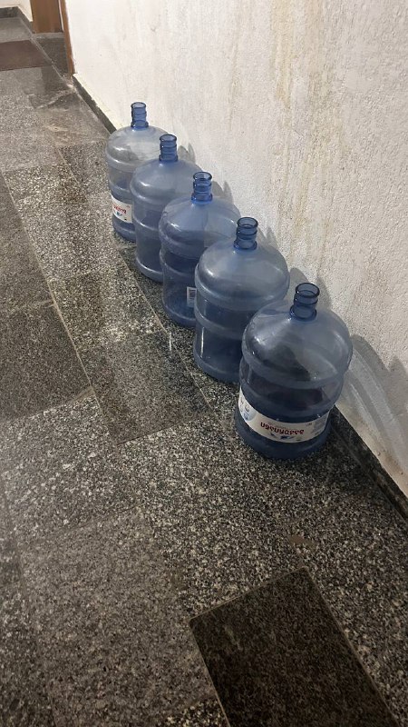 Бутыли для воды 19л, 5 штук, помпа 2