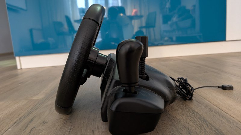 Игровой руль для компьютера