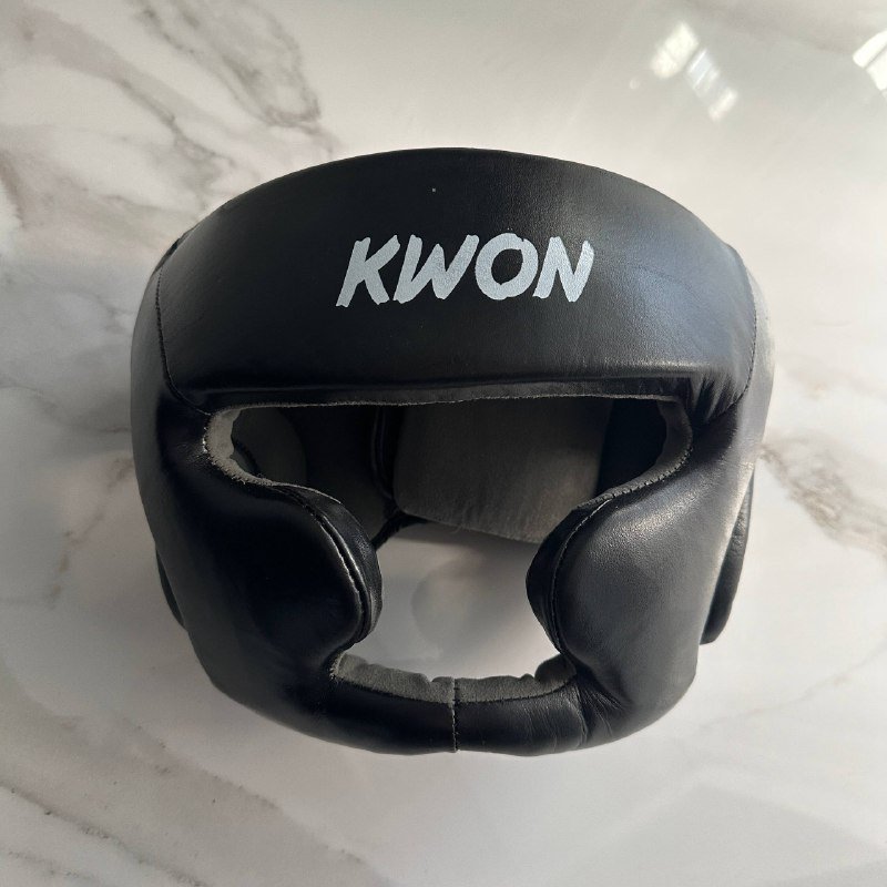 Шлем боксерский KWON из натуральной кожи