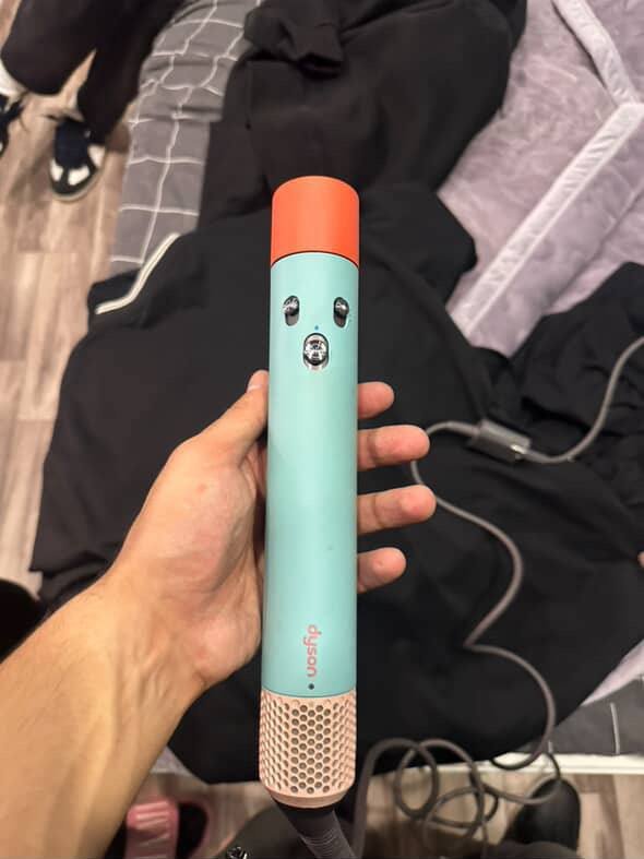 Фен Dyson с насадками