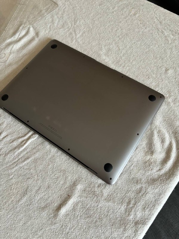 MacBook Air 13” 2020 (Space Gray) 3
