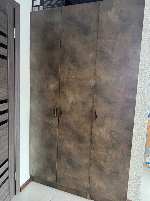 Кровать с матрасом, тумбы, комод, шкаф 6