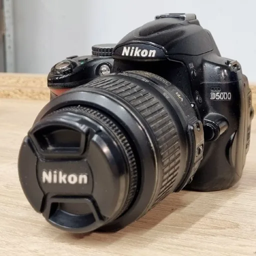 Nikon D5000 + объектив 18–55 мм