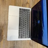 MacBook Air 13 2019 3