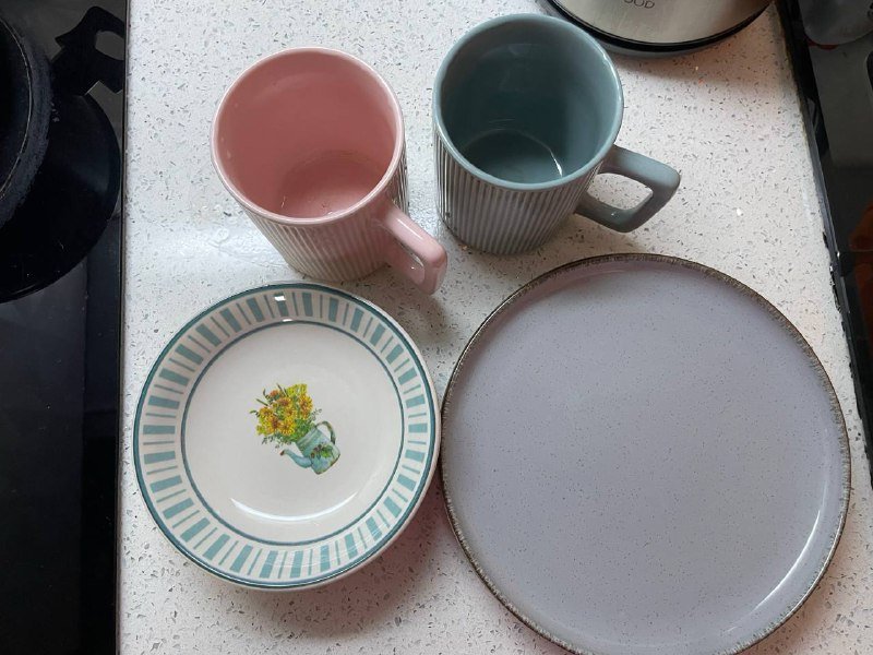 Посуда набор тарелок и кружек