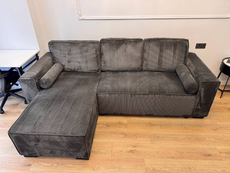 Диван угловой тёмно-серый, торшер в подарок 2
