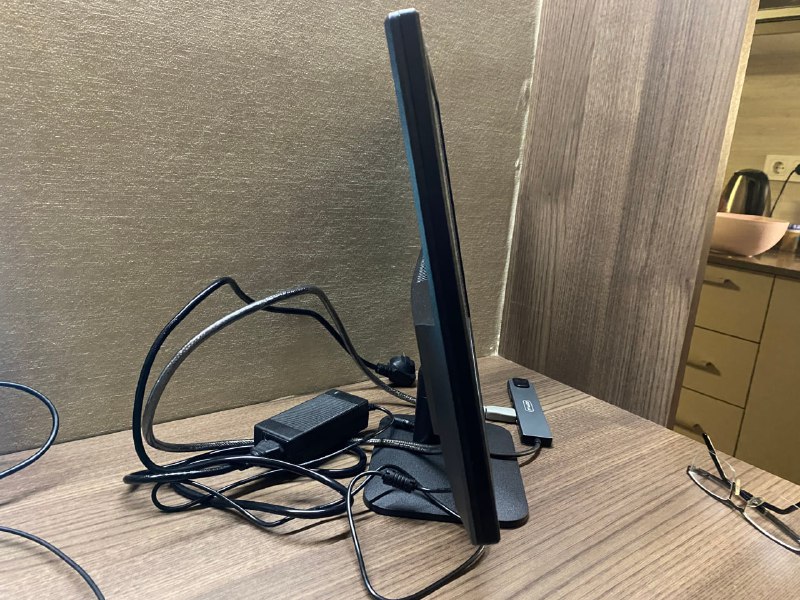 Монитор Compit HV1900 — 19 дюймов, VGA + HDMI 2