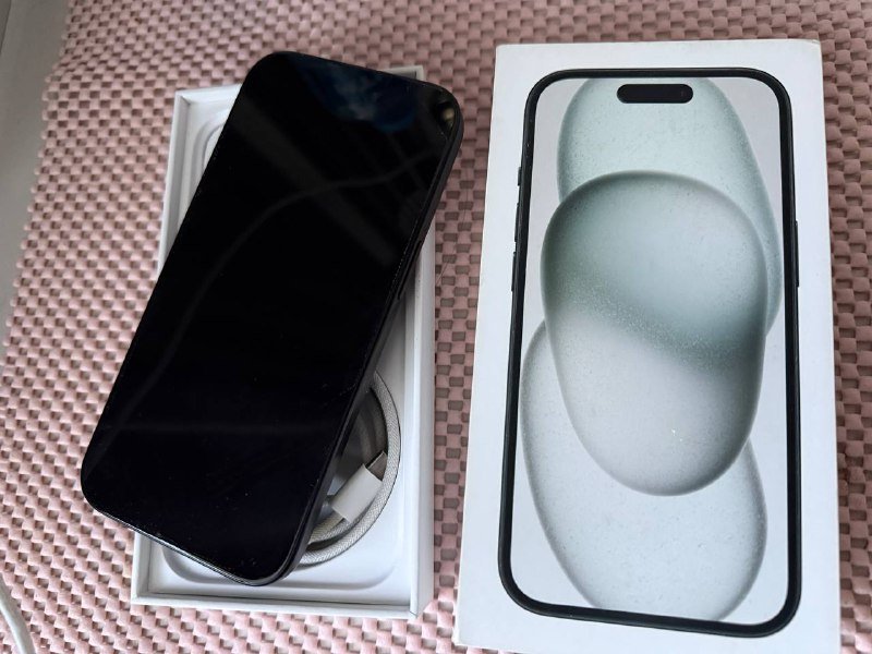 iPhone 15 128GB 4