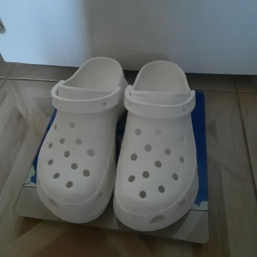 Практически новые оригинальные Crocs, размер 39-40