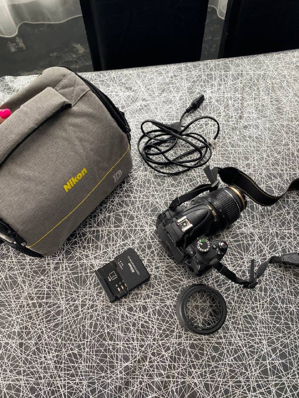 Плечики IKEA, Книга Бритни Спирс, Гирлянды, Кофеварка, Фотоаппарат 4