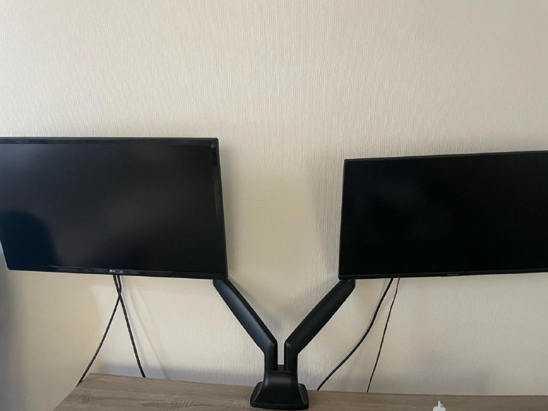 Мониторы LG 27UD58-B, Samsung 27 T70F с кронштейном 2