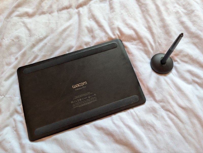 Графический планшет Wacom Intuos Pro M 2