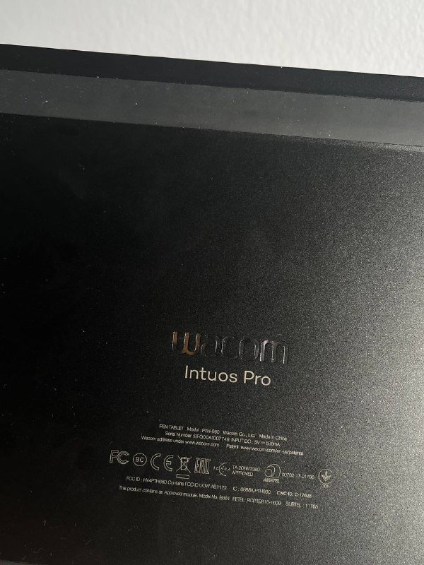 Графический планшет Wacom Intuos Pro для рисования 2