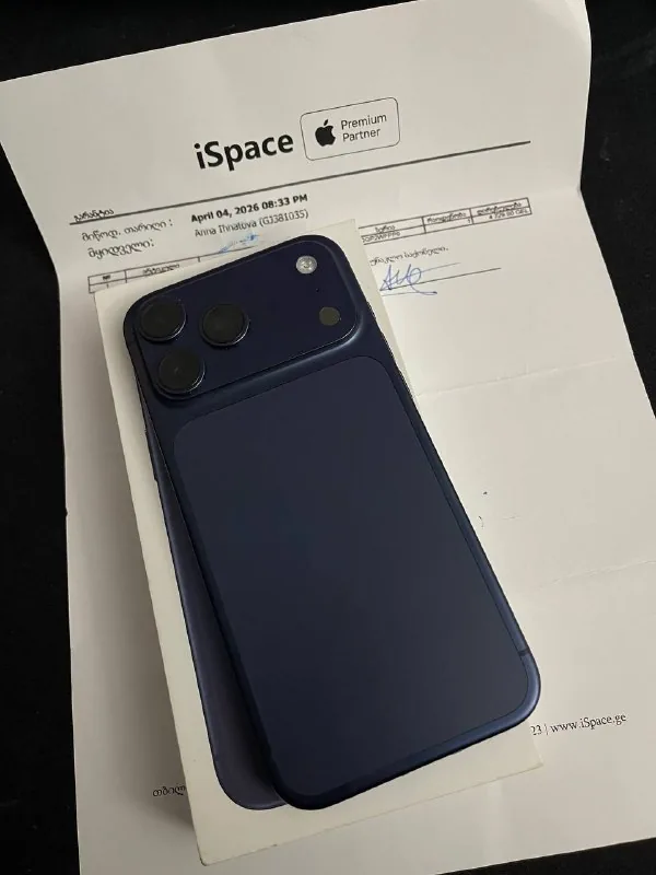 iPhone 17 Pro Max Blue 256GB 1