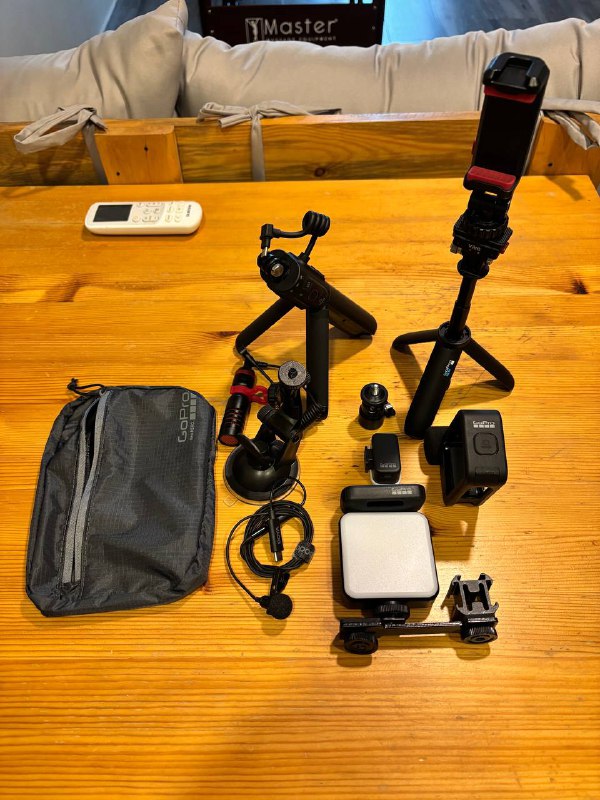 Аксессуары к камере GoPro: трипод, медиа мод, сумочка, пульт, лампа, переходник 2