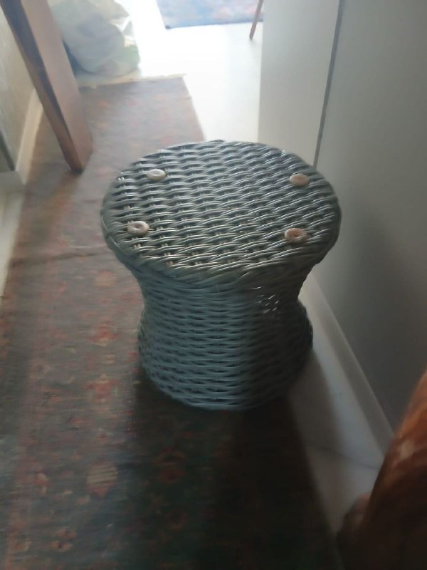 Плетёный декоративный столик 3