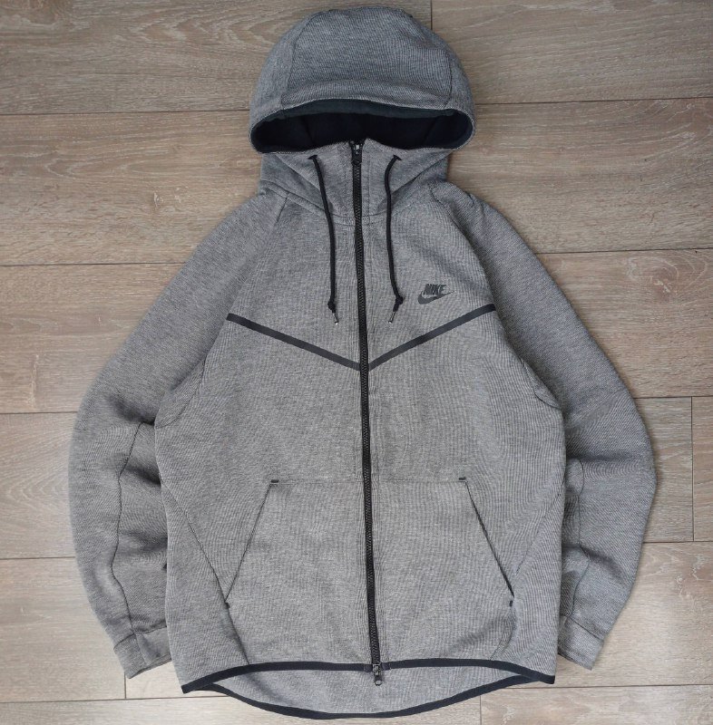 Nike Tech Fleece Size M