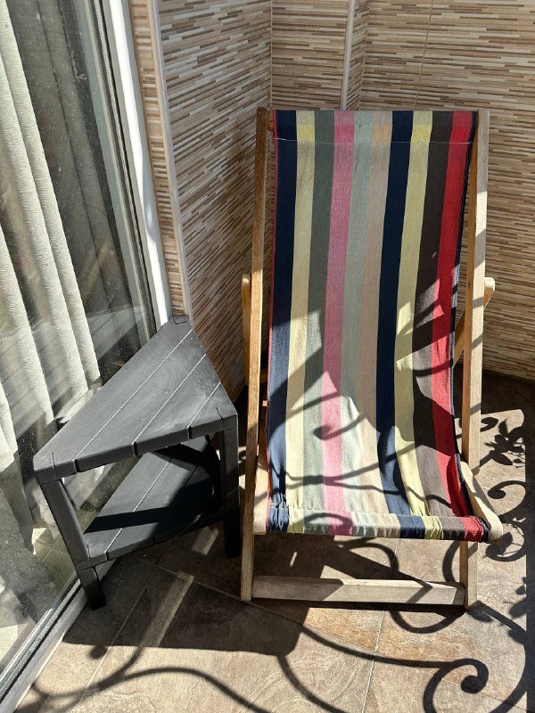 Складной шезлонг, столик