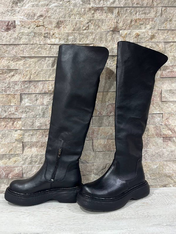 Новые кожаные сапоги ниже колена женские 40 размер