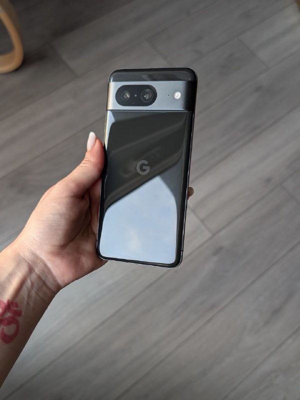 iPhone 14, Google Pixel 8, Apple Watch Series 8 8