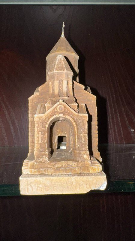 Подсвечники храмы Армении