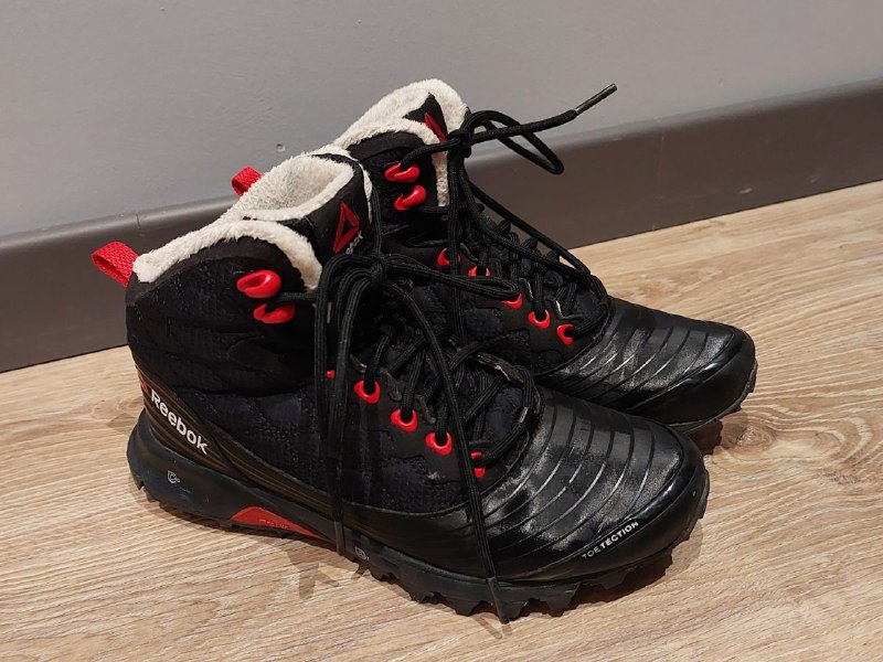 Зимние женские ботинки Reebok