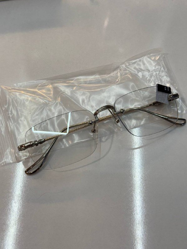 Женские солнцезащитные очки пластиковые