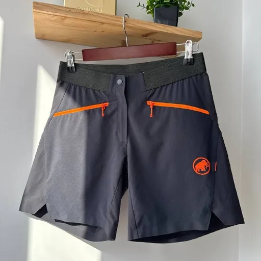 Женские шорты Mammut