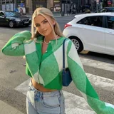 Кроссовки Trussardi, джинсы Armani Exchange, кардиган Zara, ремень Michael Kors, шапка H&M, кепка Guess 6