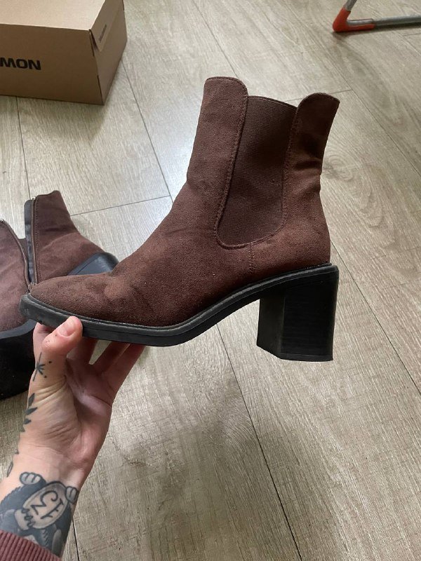 Кожаные сандали, стильные сапоги, шубка из искусственного меха, утяжелители для тренировок 4