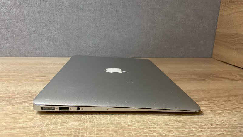 MacBook Air 13 (2014, i5, 4GB, 128GB) 3