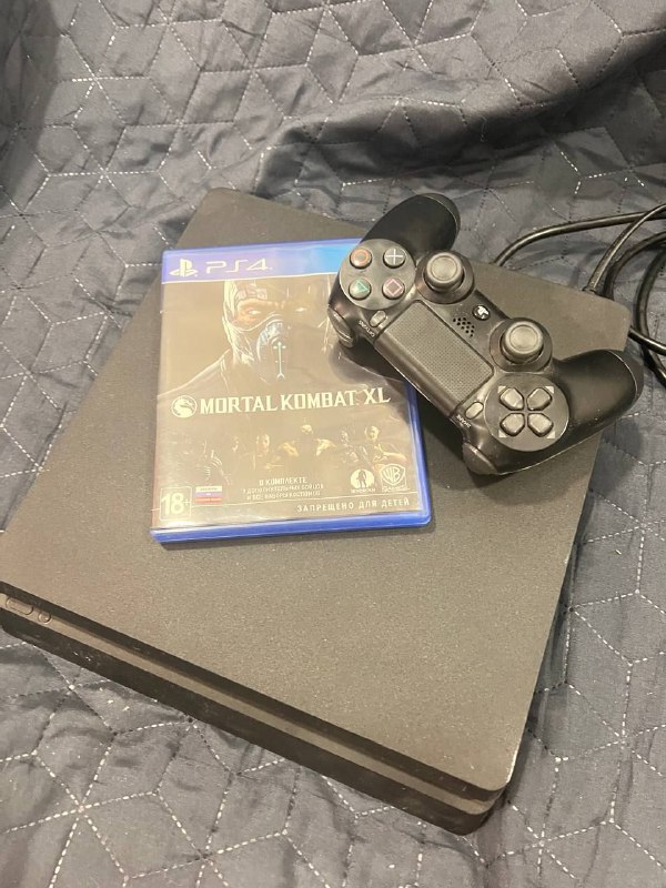 Playstation 4 1TB, диск, джойстик