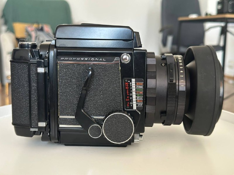 Mamiya rb67 medium format film camera with 90mm f3.8 lens 4