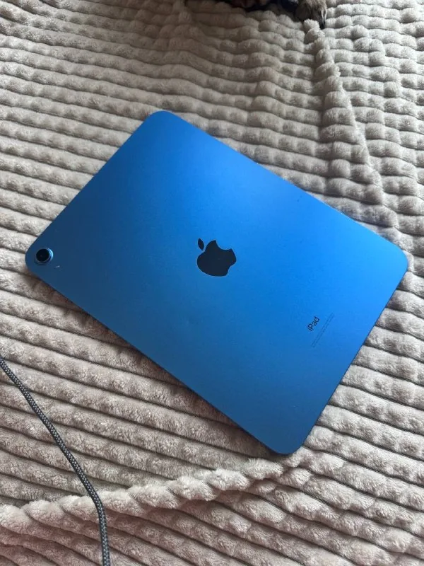 iPad 10 64 gb blue 1
