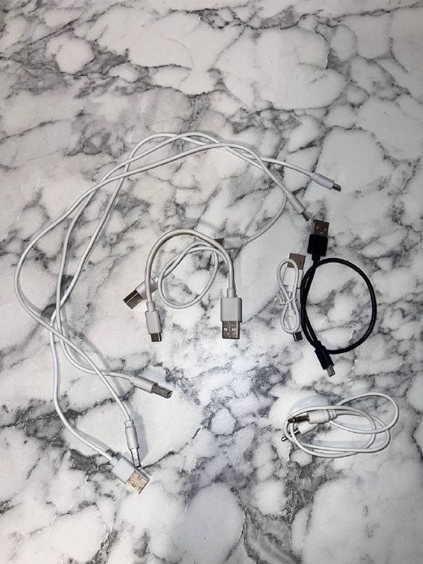 Компьютерная мышка, микрофон, pH метр, адаптер, светильник, кольцевая лампа, штатив, зарядные устройства, провода 10